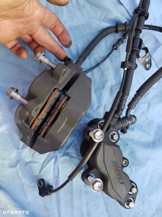 Kawasaki Z900 zaciski hamulcowe przód