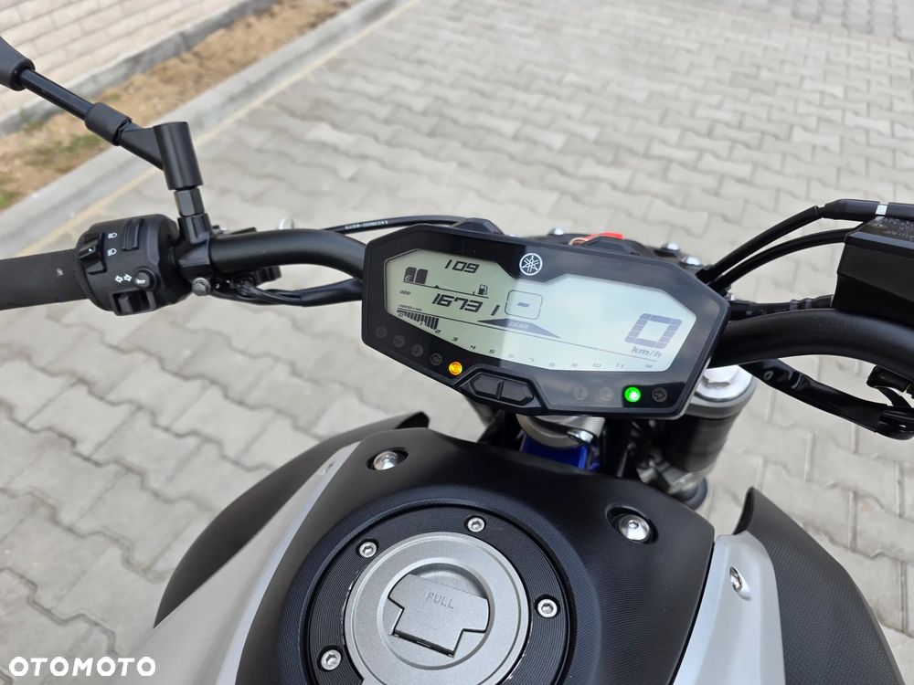 Yamaha MT - 12