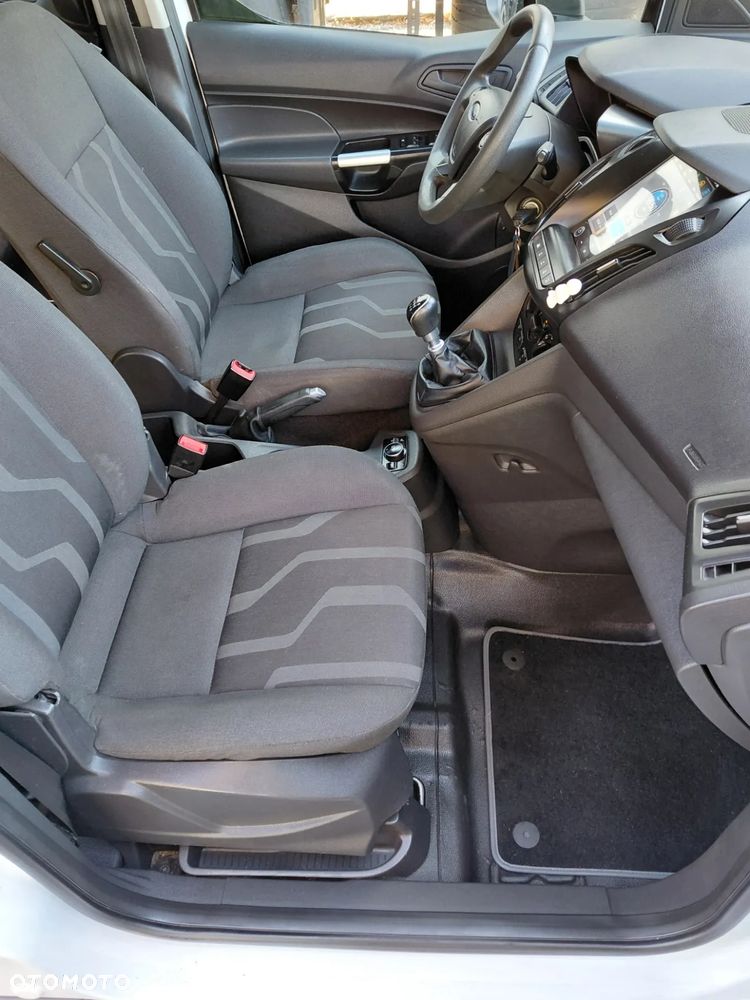 Ford Transit Connect - 11