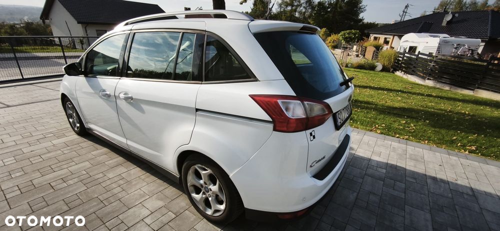 Ford Grand C-MAX - 22