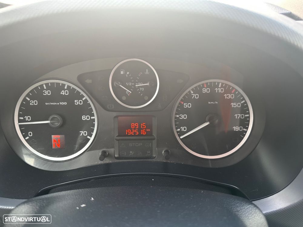 Peugeot Partner 1.6 HDI Automática - 21
