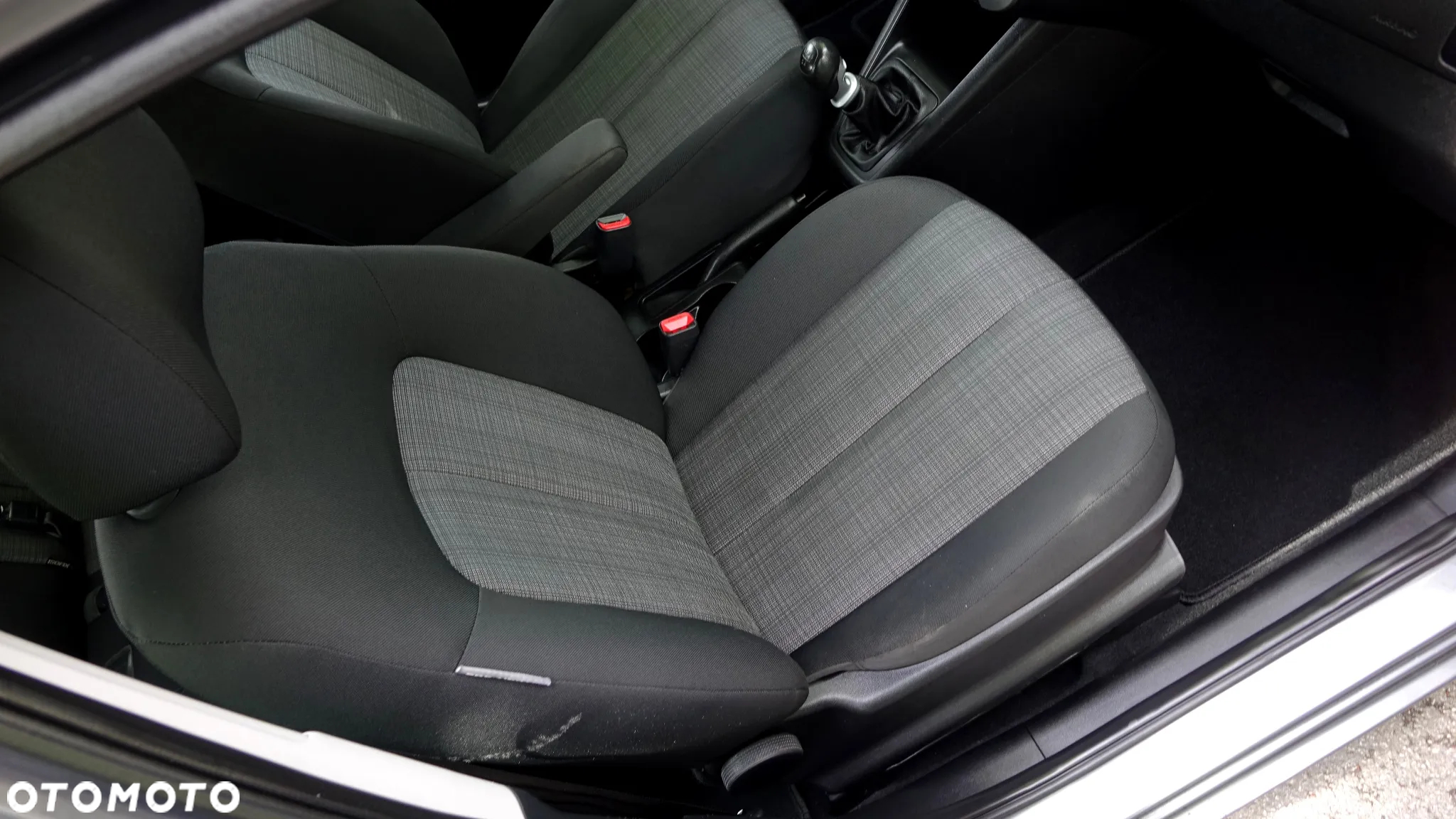 Kia Venga 1.6 L - 12