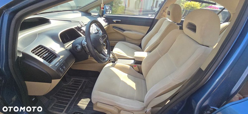 Honda Civic 1.8 Executive - 23