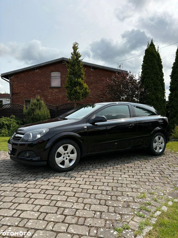 Opel Astra GTC 2.0 Turbo Cosmo - 1