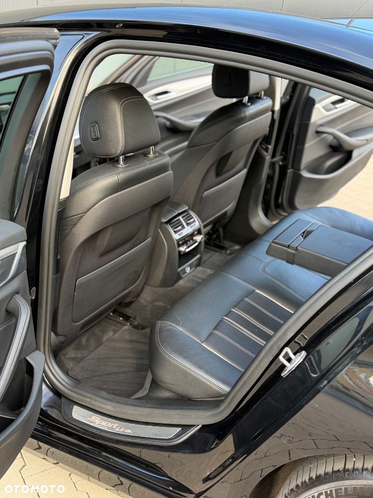 BMW Seria 5 520d xDrive Luxury Line sport - 14