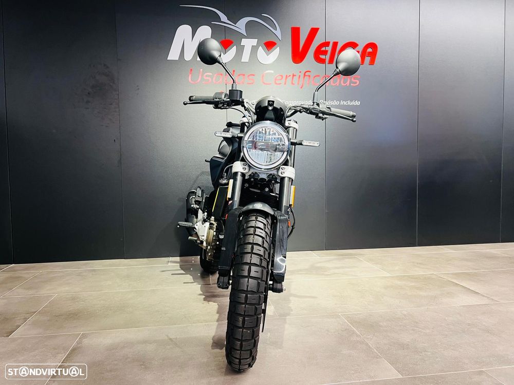 Husqvarna Svartpilen 125 - 4