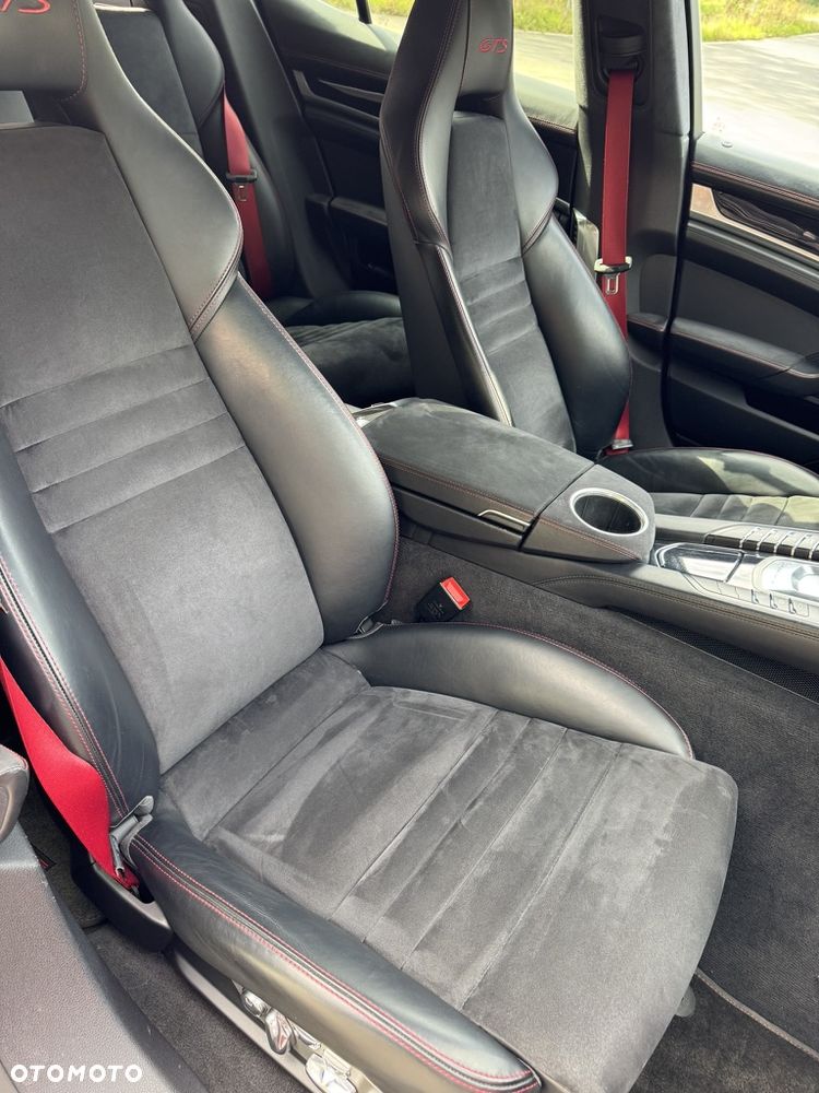 Porsche Panamera GTS - 12