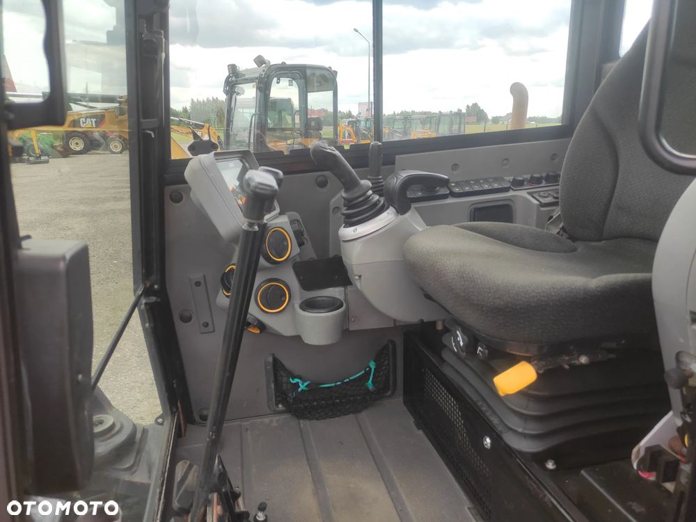 JCB 57 c-1 klimatyzacja - 11