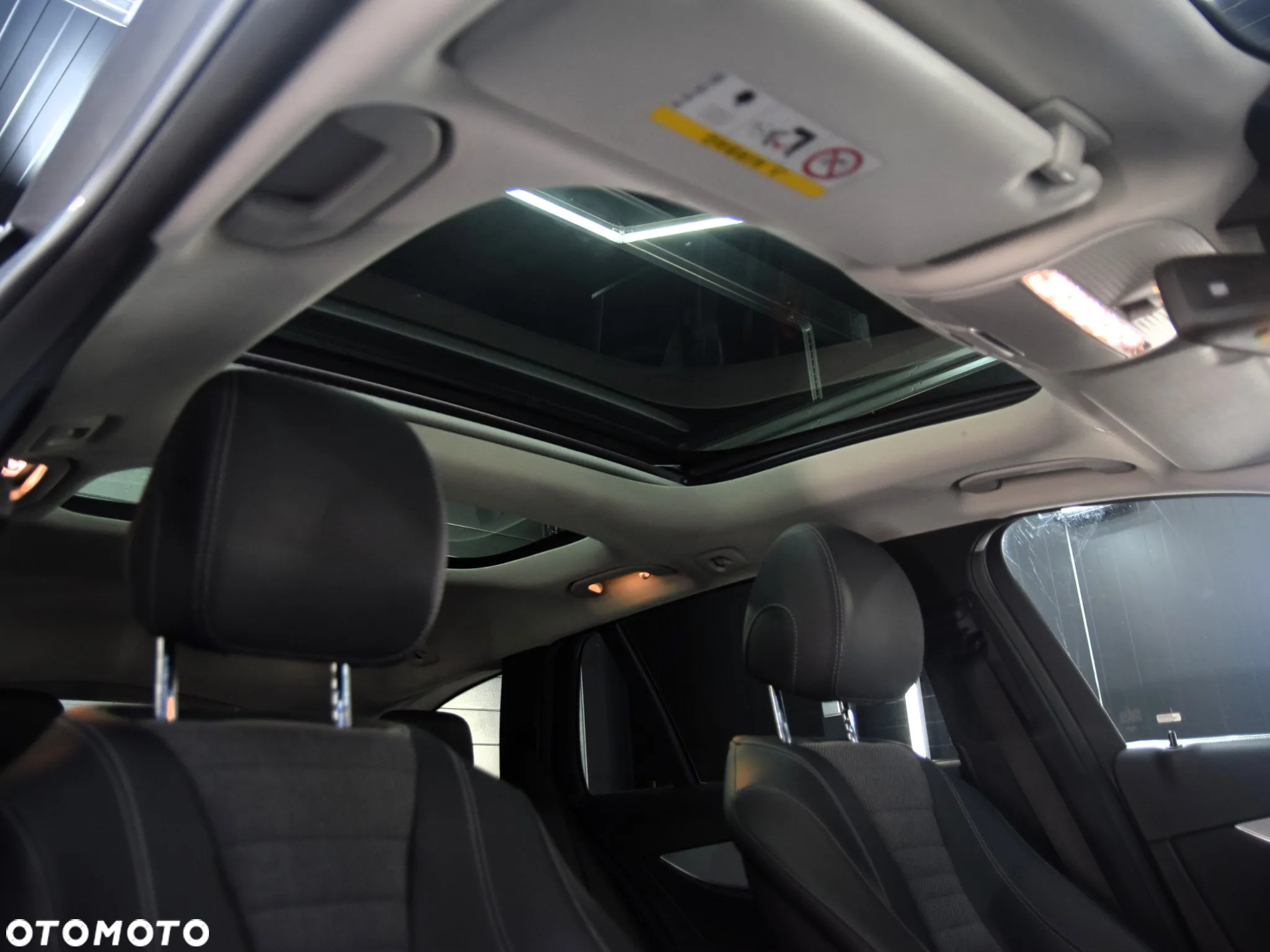 Mercedes-Benz Klasa E 300 de 4-Matic Exclusive - 9