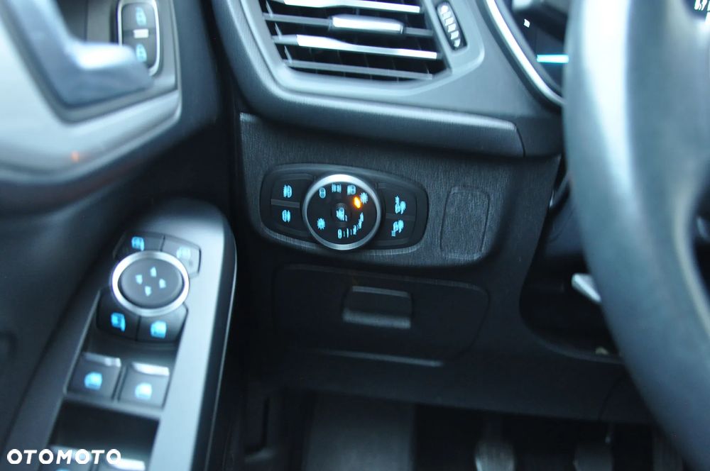 Ford Focus 1.5 EcoBlue Titanium Business - 17