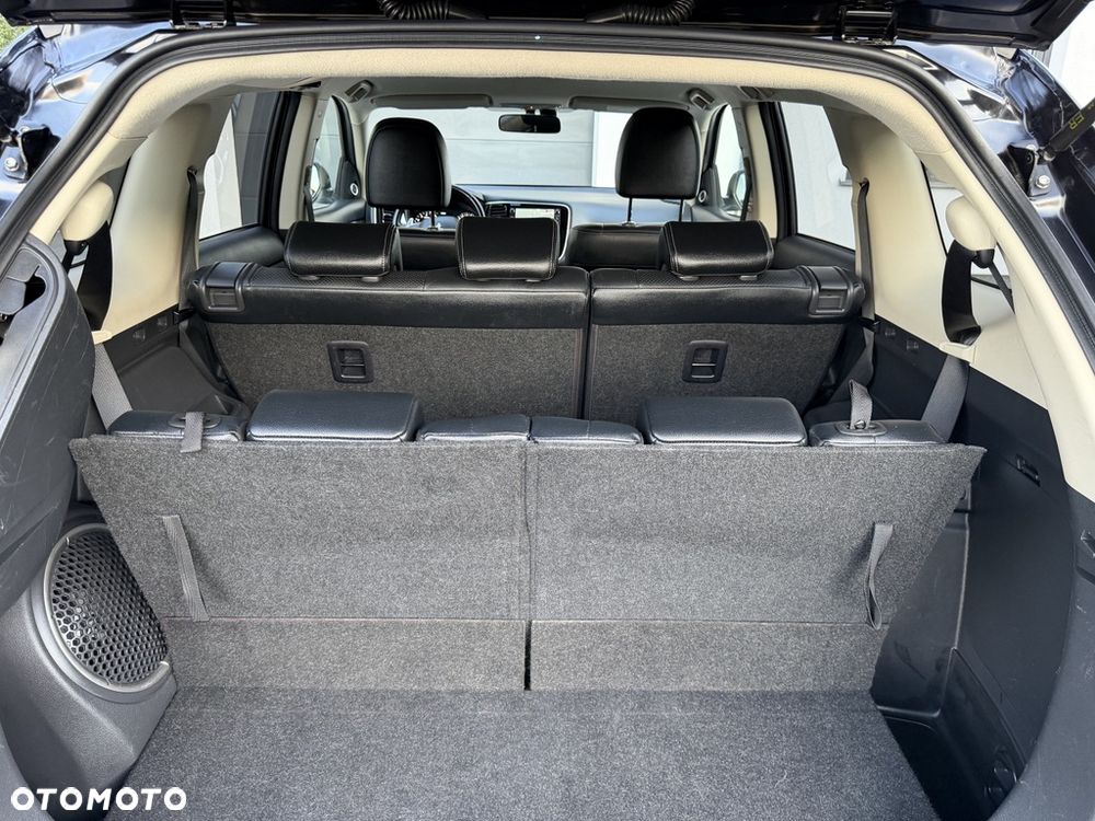 Mitsubishi Outlander 2.0 4WD CVT Diamant+ - 33