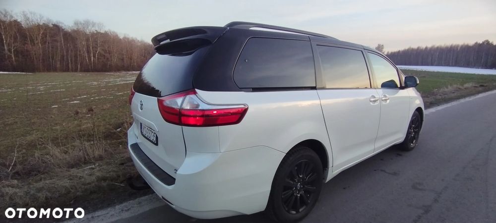 Toyota Sienna 3.5 V6 XLE AWD - 17