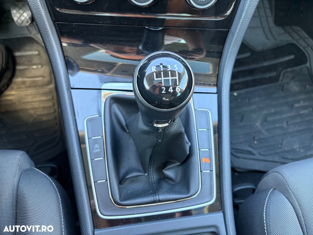 Volkswagen Golf 1.4 TSI BMT Highline - 15