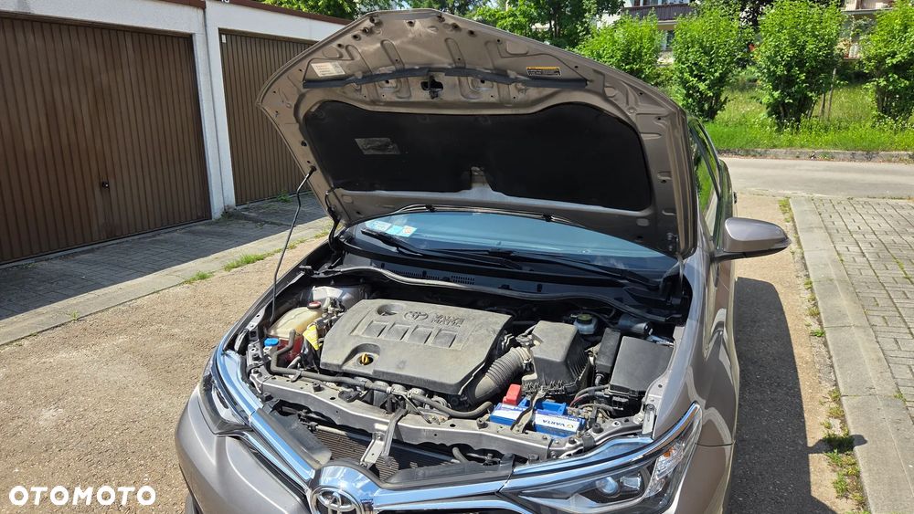 Toyota Auris 1.6 Premium Comfort - 26