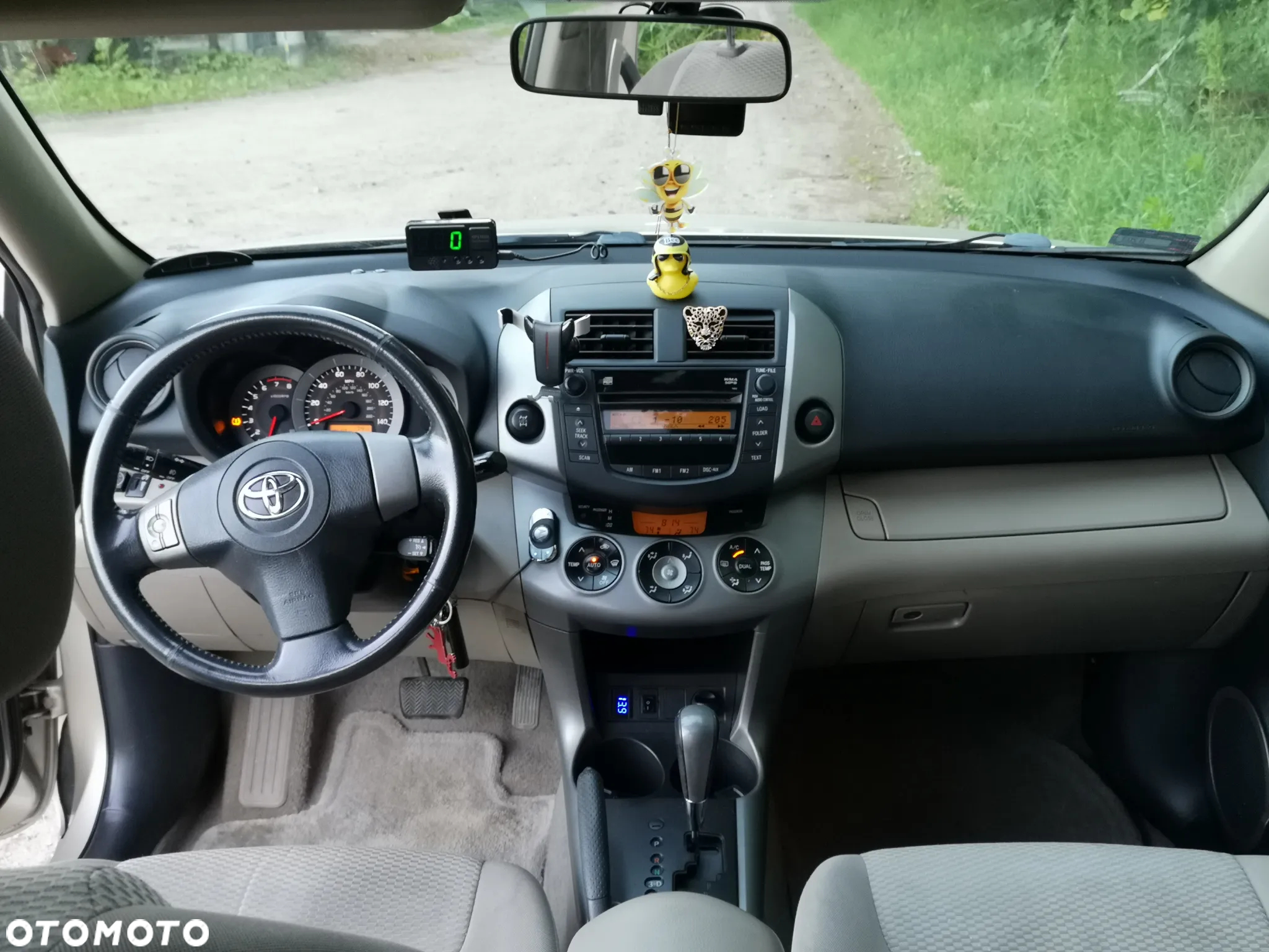 Toyota RAV4 - 32