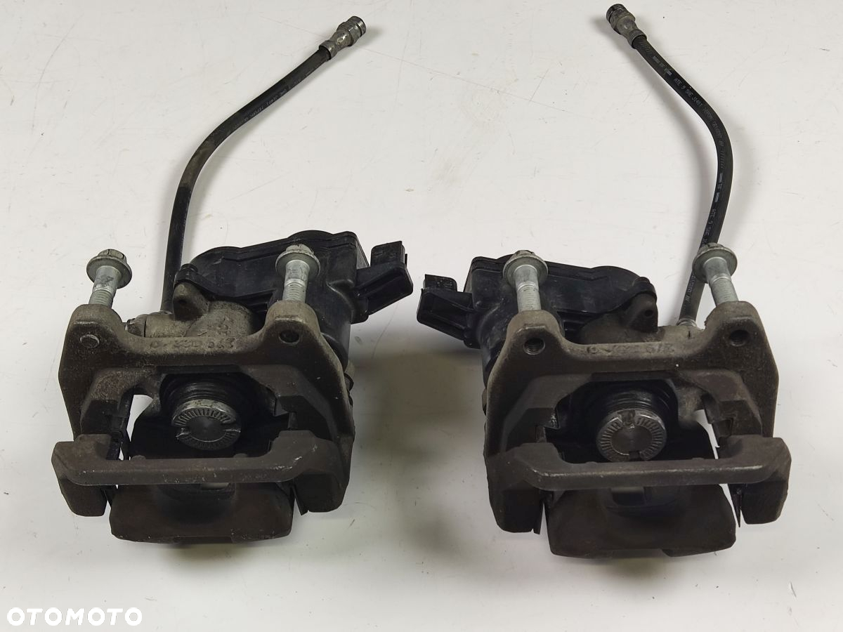 VOLVO XC40 2.0T T4 17-21r Zacisk Hamulcowy Prawy i Lewy Tył - 12