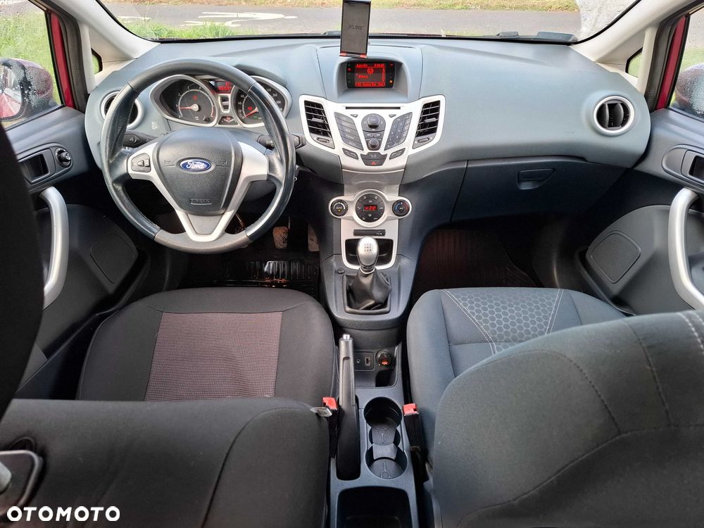 Ford Fiesta 2010 photo 4