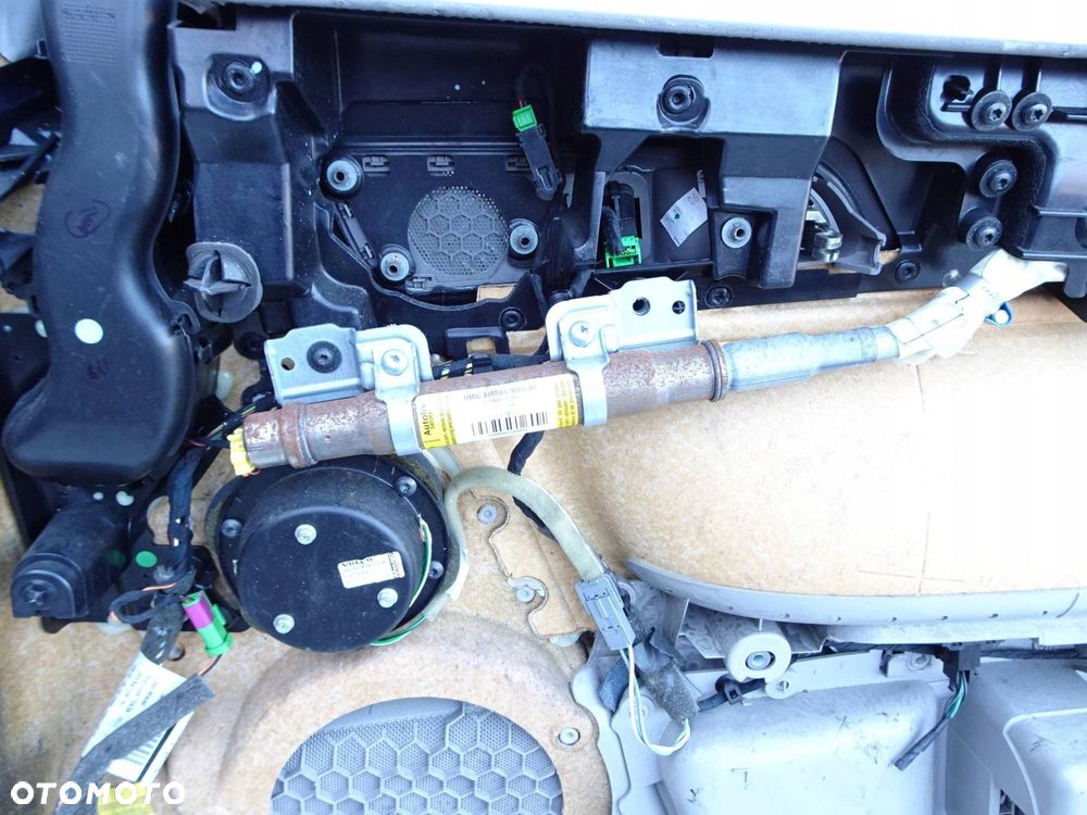 boczek lewy poduszka boczna volvo c70 ii - 6