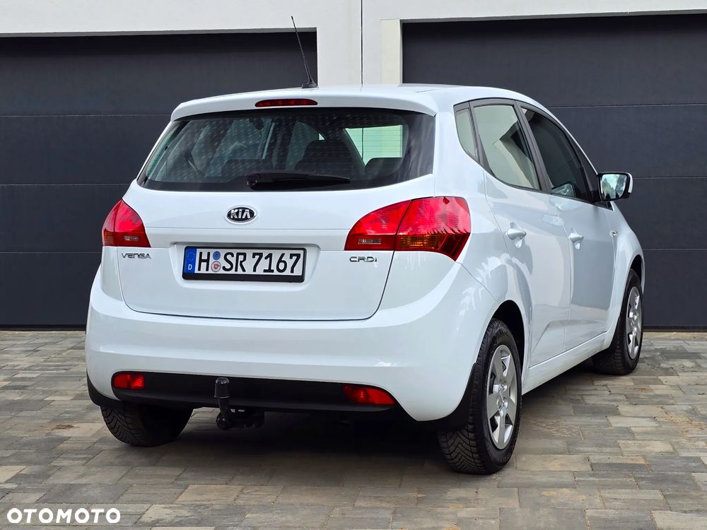 Kia Venga - 15