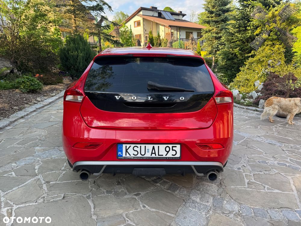 Volvo V40 D2 Drive-E R-Design Momentum - 5