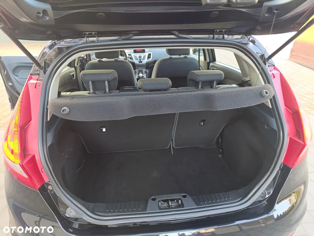 Ford Fiesta 1.25 Celebration - 17