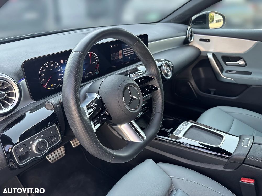 Mercedes-Benz A 250 e 8G-DCT AMG Line - 11