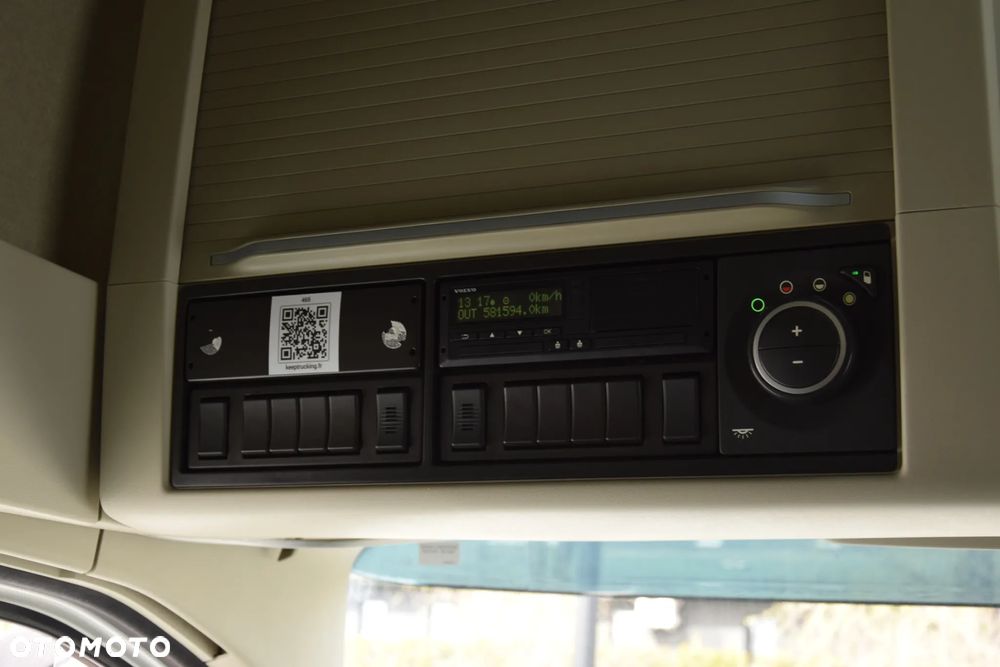 Volvo FH500 / EURO 6 / KLIMATYZACJA POSTOJOWA / ACC / LEDY / 2 ZBIORNIKI / FULL SPILERY / SERWISOWANY / SPROWADZONY - 36