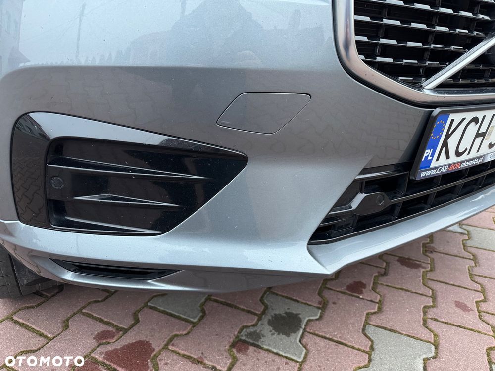 Volvo XC 60 D4 AWD Geartronic RDesign - 16