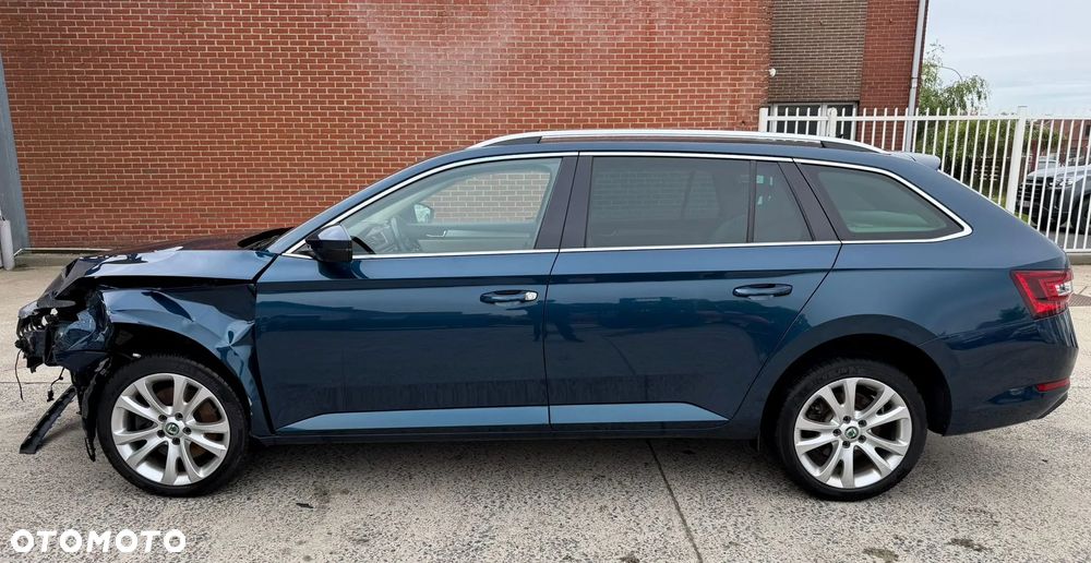 Skoda Superb 1.8 TSI DSG SportLine - 17