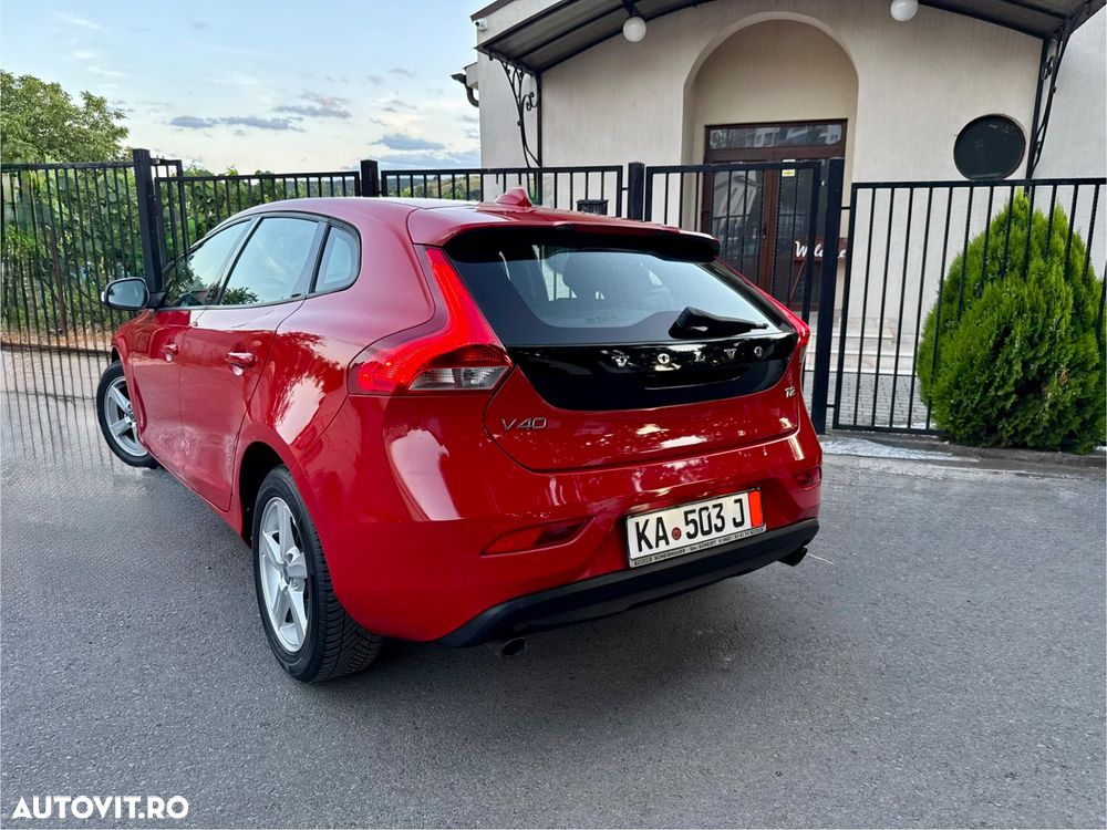 Volvo V40 T2 Momentum - 35