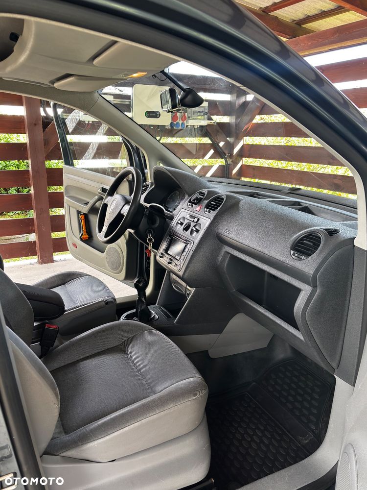 Volkswagen Caddy Maxi - 9