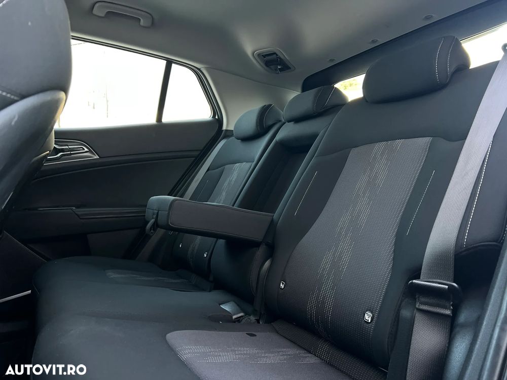 Kia Sportage 1.6 T-GDI PHEV 6AT 4x4 Business Line - 6