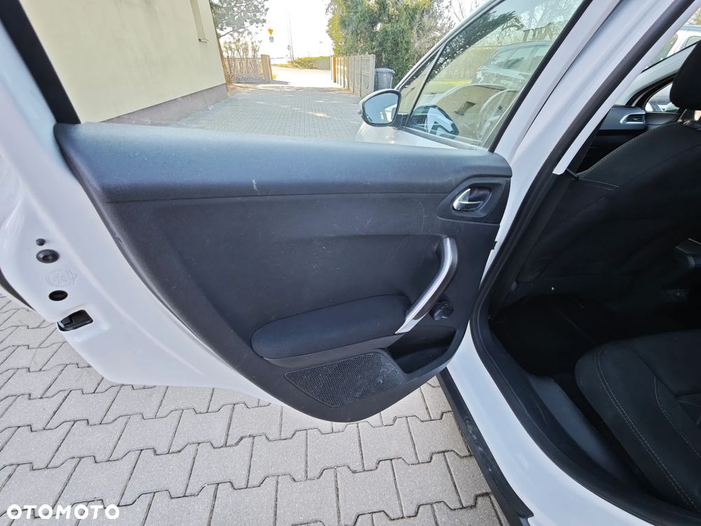 Peugeot 2008 120 VTI Active - 30