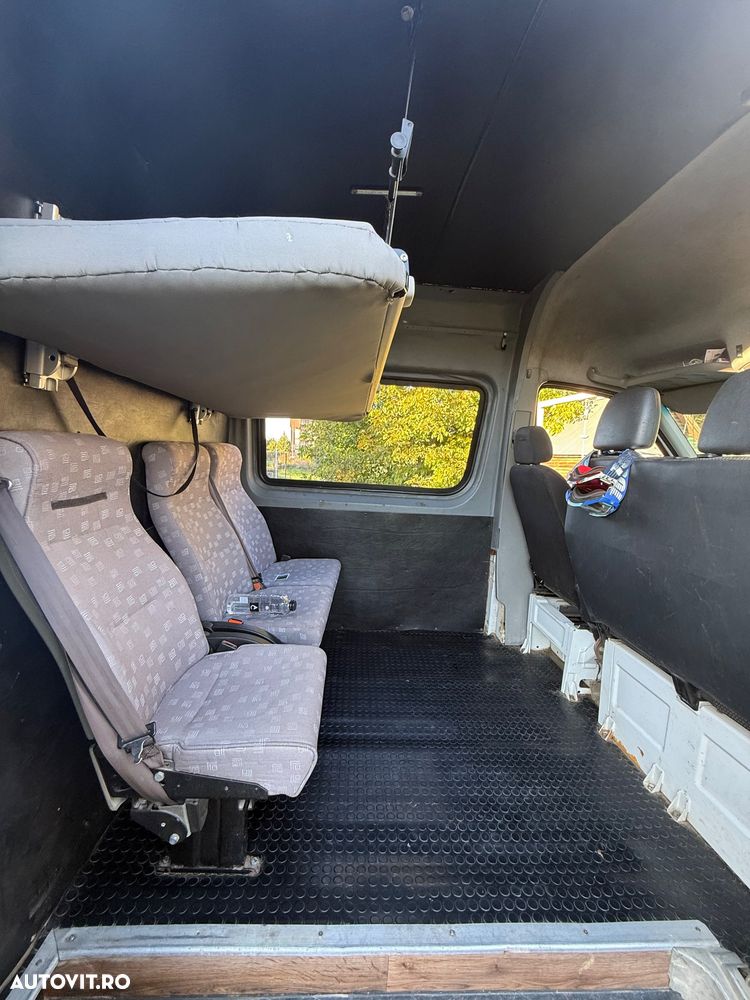 Mercedes-Benz Sprinter - 13