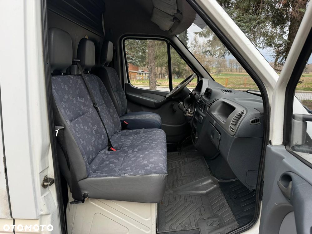 Mercedes-Benz Sprinter - 6