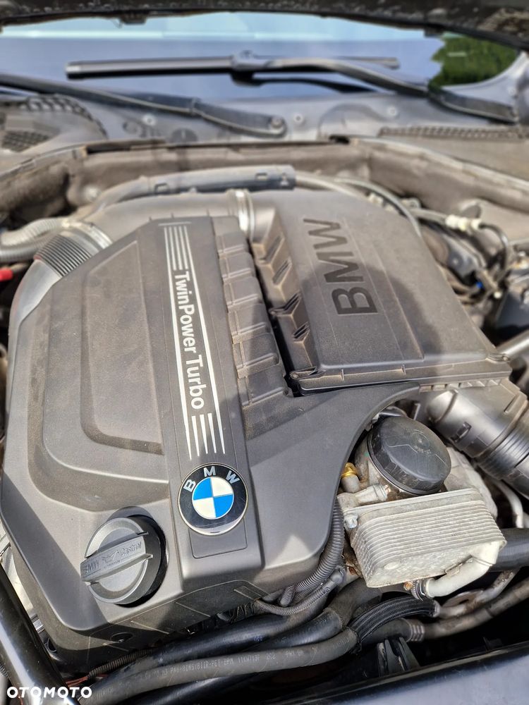 BMW Seria 5 535i xDrive - 14