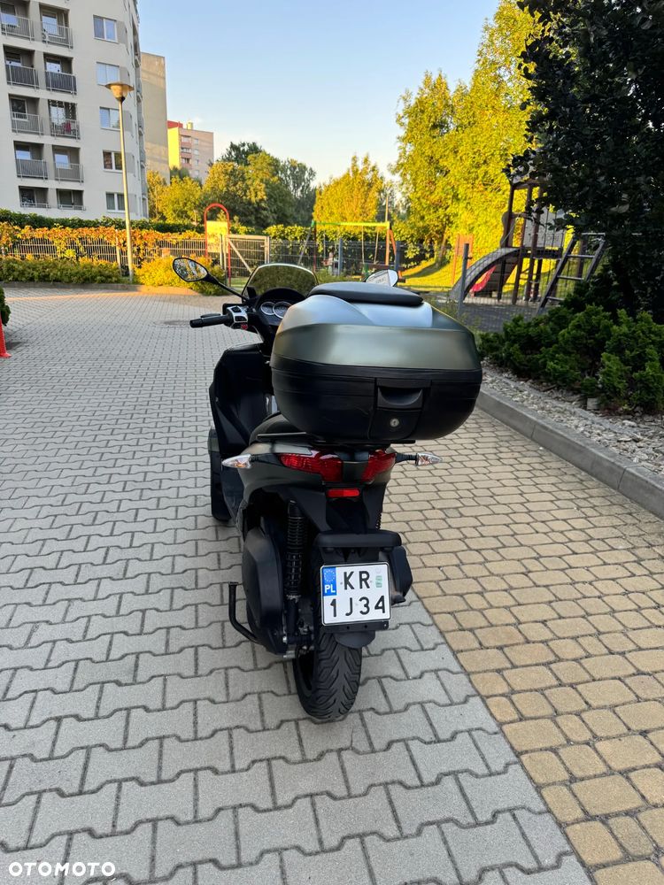 Piaggio MP-3 - 3