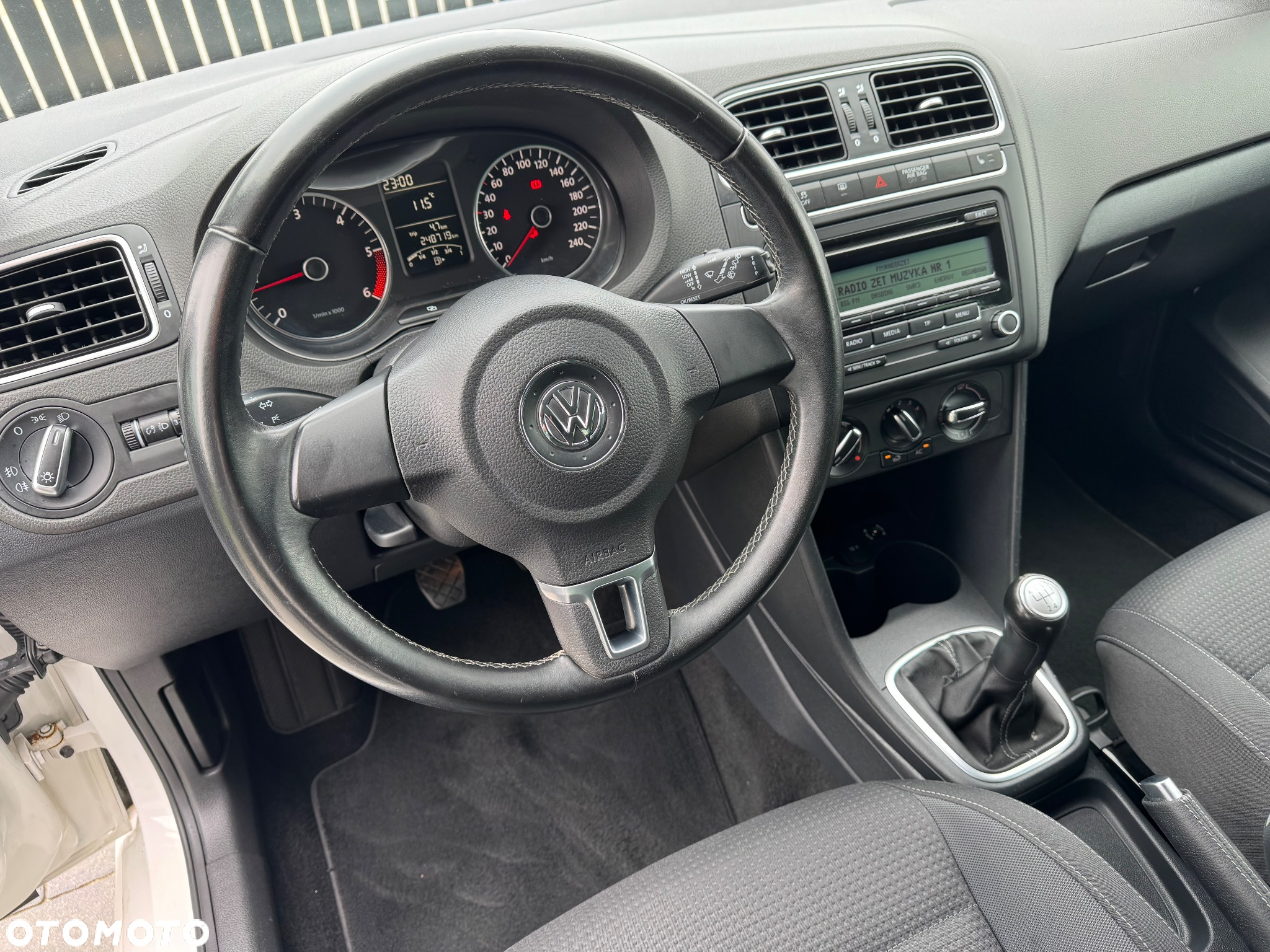 Volkswagen Polo 1.6 TDI Blue Motion Technology Comfortline - 11