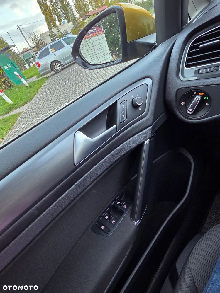 Volkswagen Golf - 18