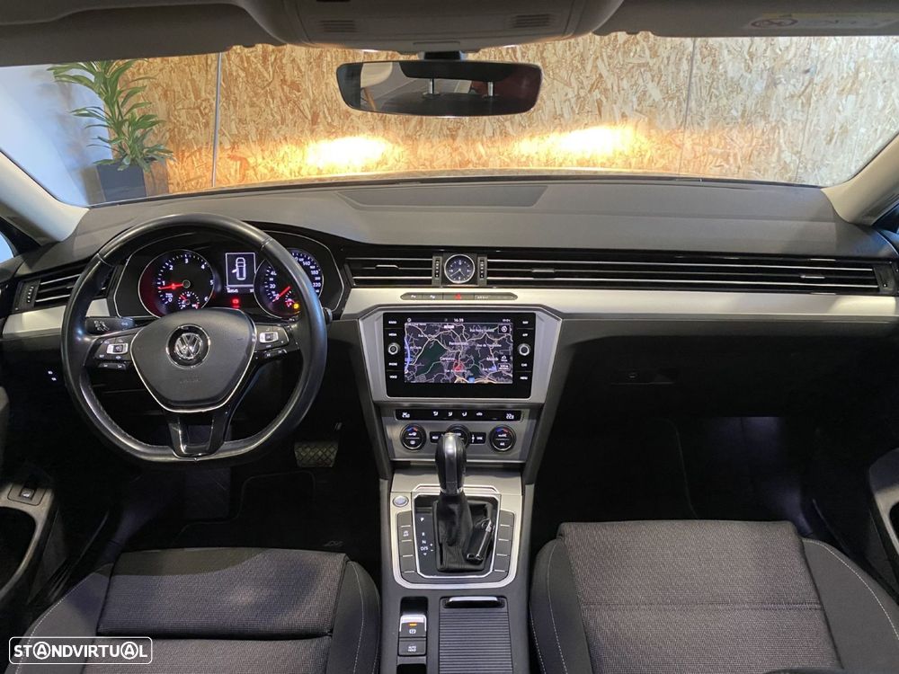 VW Passat Variant - 42