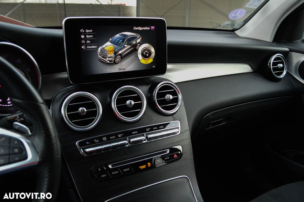 Mercedes-Benz GLC Coupe 250 4Matic 9G-TRONIC Exclusive - 24