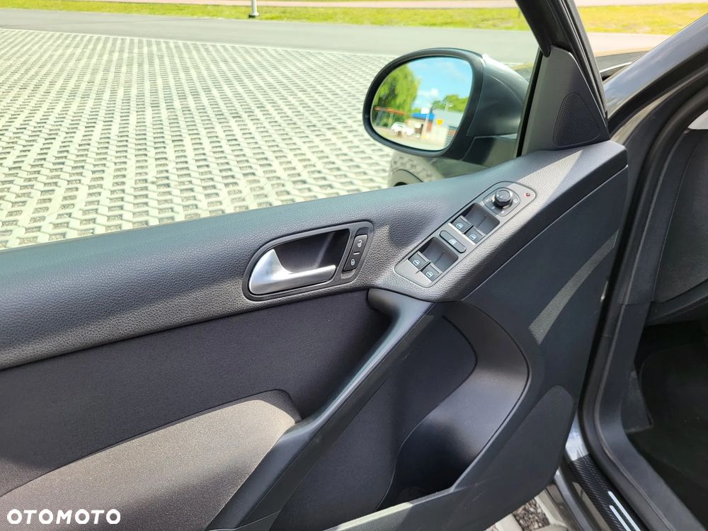 Volkswagen Tiguan - 10