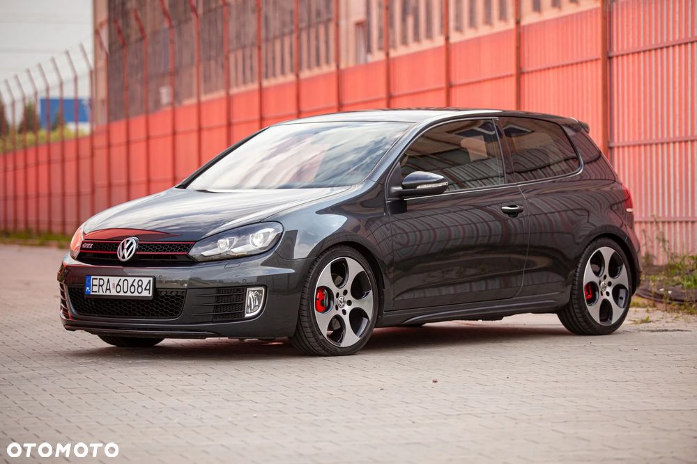 Volkswagen Golf 2.0 TSI GTI - 1