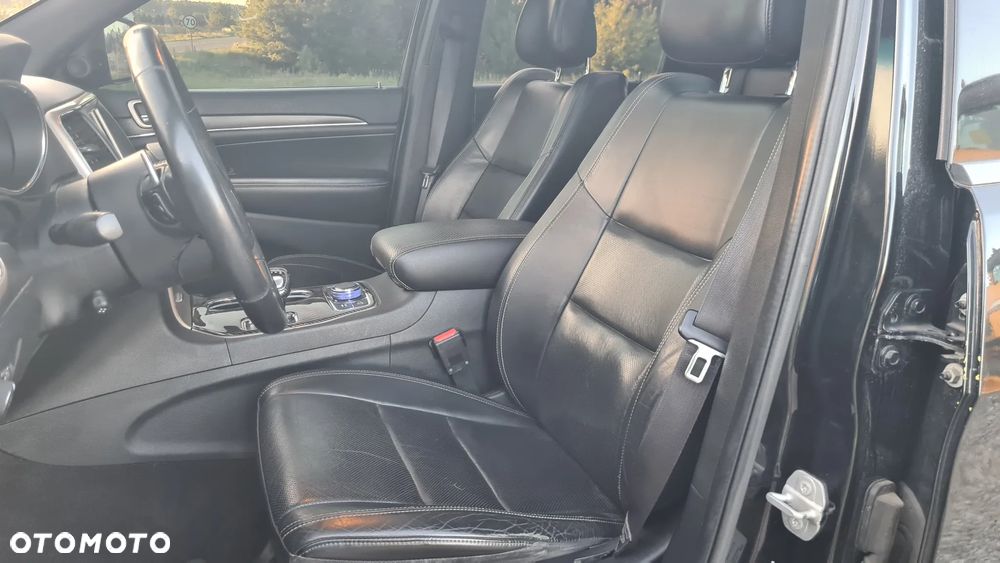 Jeep Grand Cherokee - 38