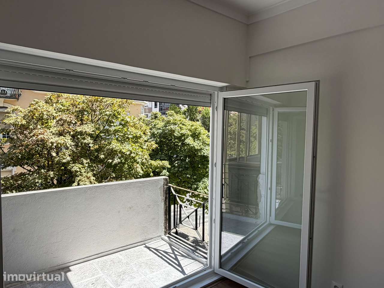Apartamento T3 com 2 varandas e ar condicionado nas Avenidas Novas - Grande imagem: 4/21