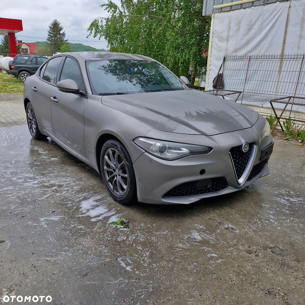 Alfa Romeo Giulia 2.2 - 1