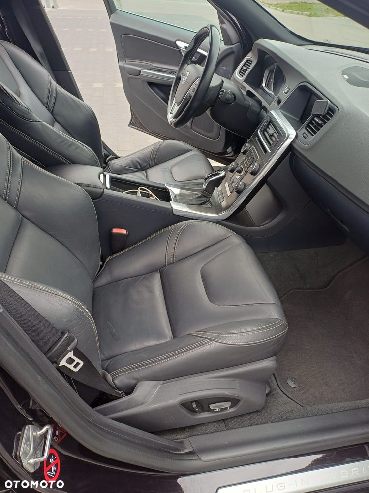 Volvo V60 D6 Plug-In-Hybrid AWD Geartronic Summum - 11