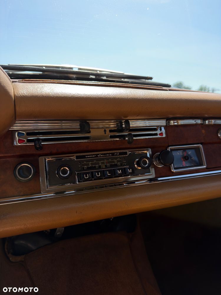 Mercedes-Benz 280 - 30