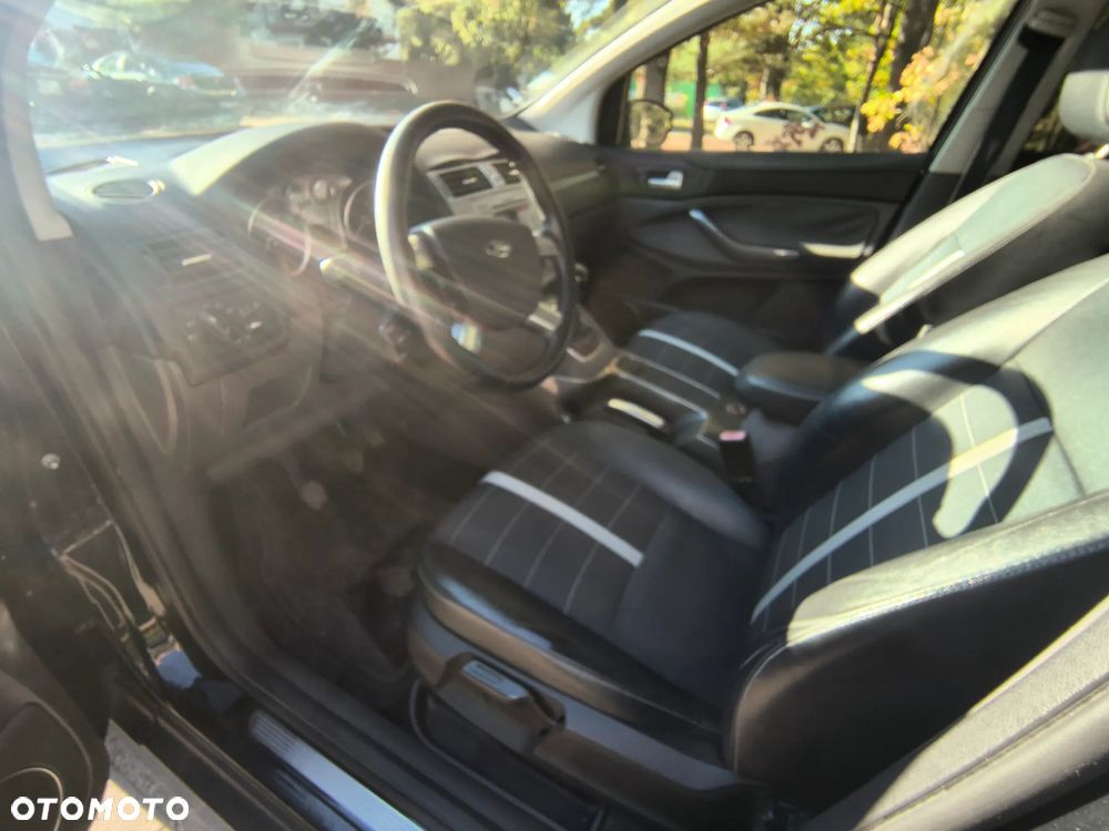Ford Kuga 2.0 TDCi 4x4 Titanium - 23