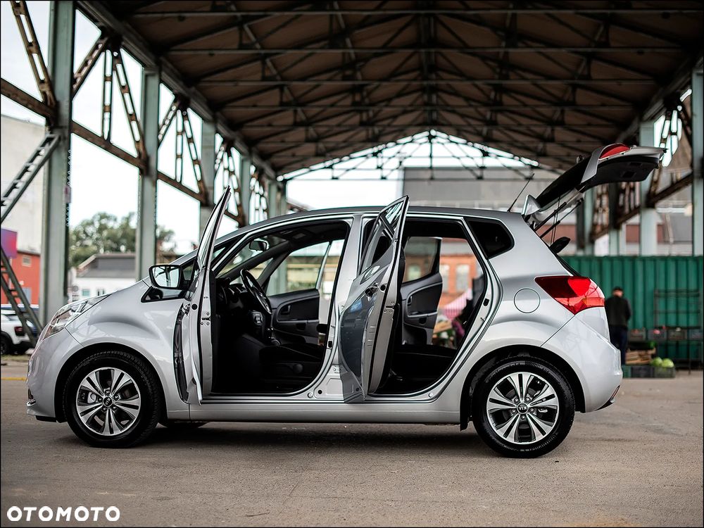 Kia Venga - 12